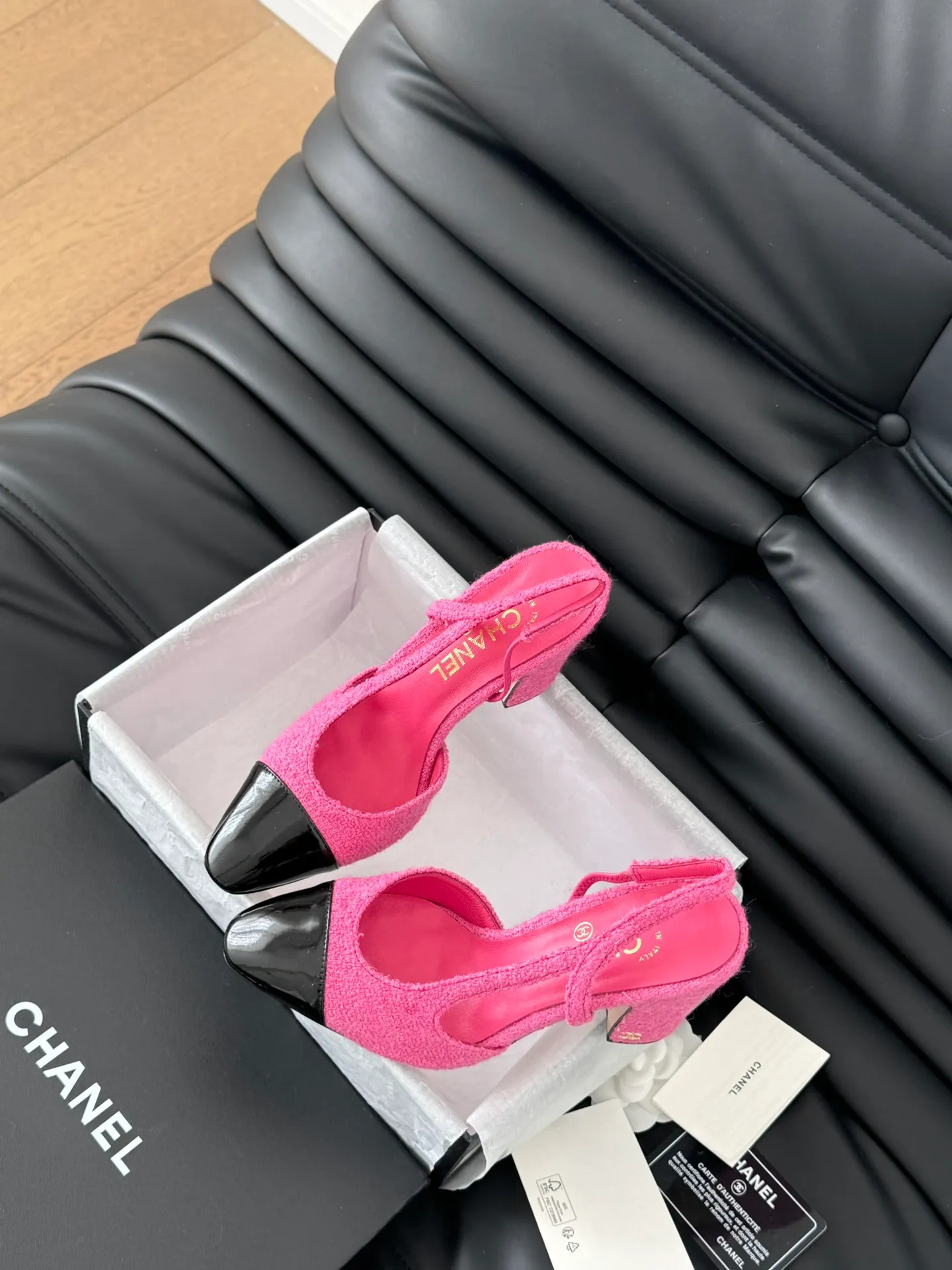 Factory direct sales p500🐘🐘Women's shoes, women's clothing, Chanel classic slingback sandals, I have been making this model for the past few years. This year, we will re-purchase the version and make a detailed copy again. I found that the upper lines and body comfort of the new version have been slightly adjusted! The brand won't say anything because the overall appearance difference is not big and it doesn't affect wearing. All colors now produced are produced according to the latest styles! What you buy is the latest classic model from the counter, made of imported mixed sheepskin surface material, imported mixed sheepskin, and Italian imported cowhide leather soles! High heels 6.5cm Size:35-39 Other sizes can be customized